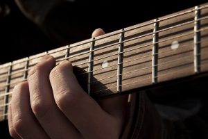4 TIPS TO LEARNING GUITAR CHORD EFFECTIVELY